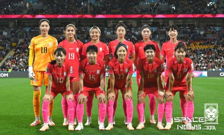 작년 8월 열린 여자월드컵 독일과의 조별리그 최종전에 선발 출전한 여자대표팀 11명의 모습.