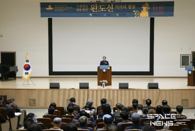 축사 중인 신우철 군수