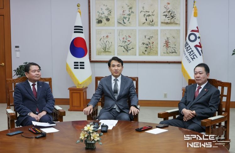 김진태 강원도지사, 김시성 의장, 신경호 교육감 회동