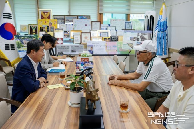 야구 명장 김응용 감독과 ‘미래 야구 꿈나무 육성 프로젝트’논의