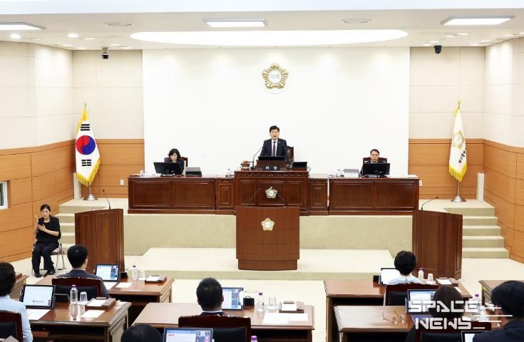제279회 유성구의회 임시회 개회,김동수 의장 “의회·집행부 협력으로 유성의 미래 열겠다”