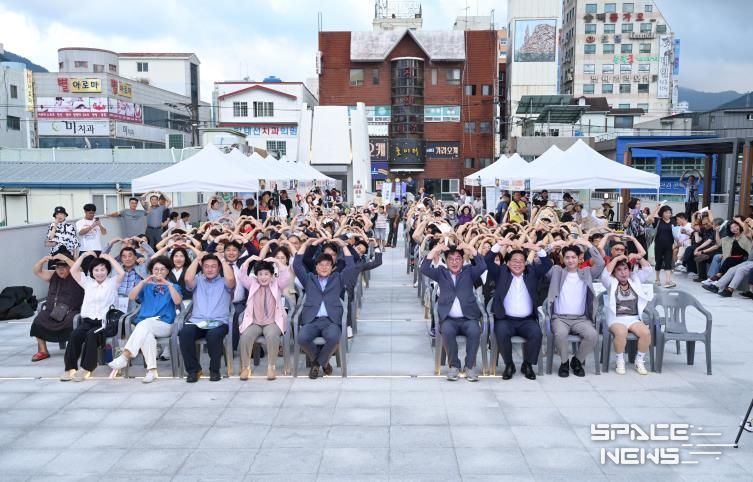“거제리본플라자서 열린 ‘리본 나이트’, 시민과 함께 성공적 마무리
