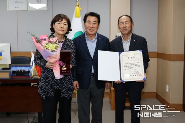 6.25참전유공자 유족에 화랑무공훈장 전수