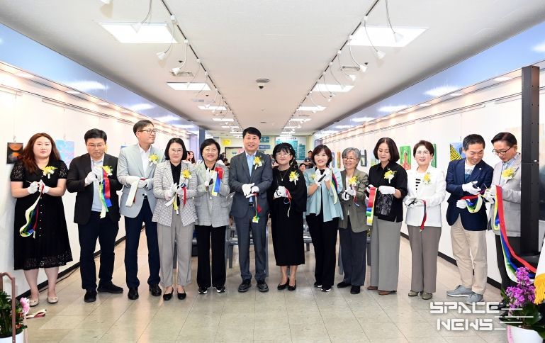 부평구다문화가족지원센터, ‘결혼이민자 힐링그림교실 & 내일은 웹툰작가 작품전시회’ 개최