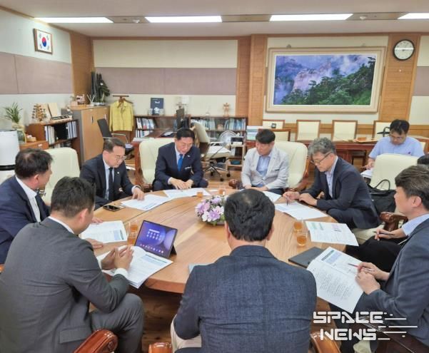 장성군이 22일 김인호 산림청장과 면담을 갖고, 국가사업 추진을 건의했다