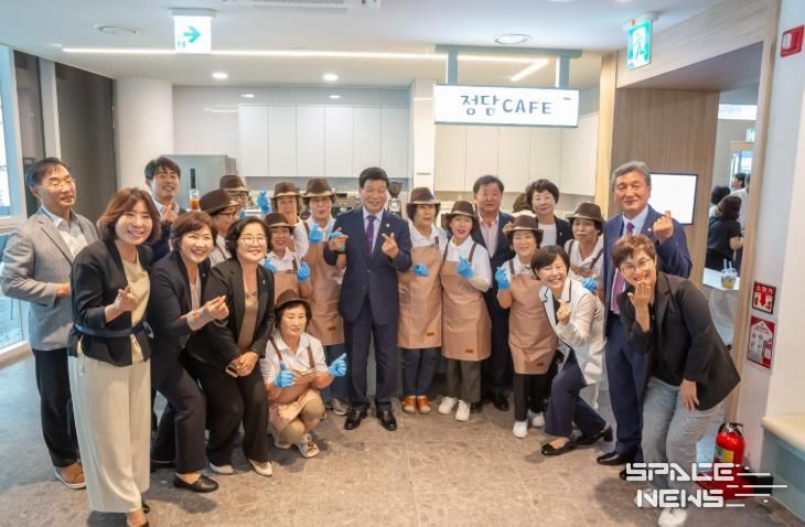 고성시니어클럽 ‘정담카페1’, 책둠벙도서관 내 새단장 개소