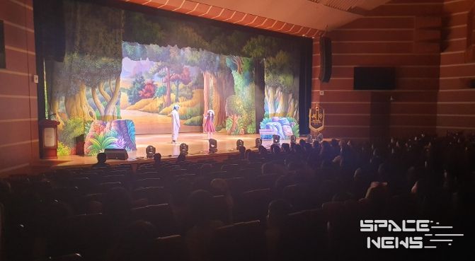 25일 영천시민회관에서 진행된 유아 범죄예방 뮤지컬 ‘빨간모자’를 관람하는 아이들