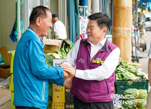 이필형 동대문구청장, 추석 맞아 전통시장 현장 방문