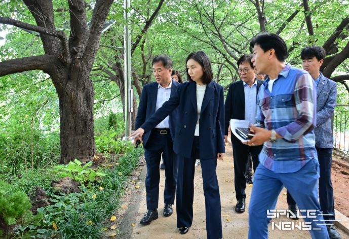 서울특별시의회 최호정 의장, 안양천 방문…수목 유지관리 개선방안 모색