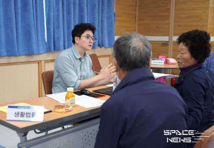 울진군은 지난 9월 24일 울진군청 대회의실에서 국민권익위원회와 함께‘달리는 국민신문고’를 운영했다