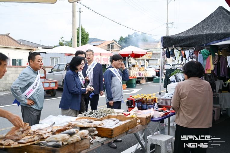 거제시, 추석 앞두고 전통시장 물가안정 캠페인 개최