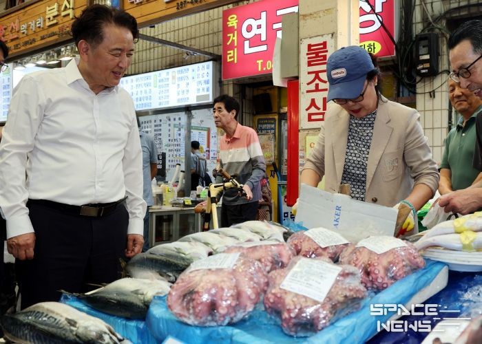 ‘전통시장에 생기를, 지역경제에 활력을’ 김영환 충북도지사, 민생현장 소통 행보