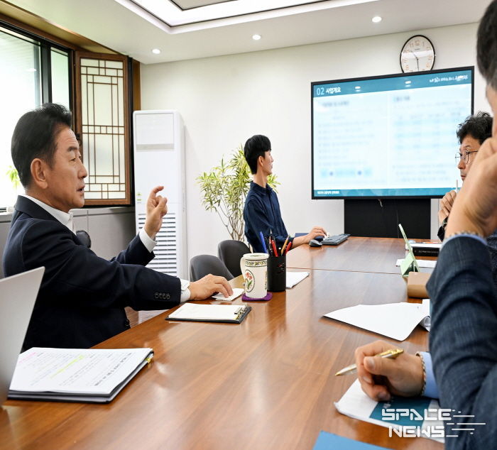 김동근 시장이 9월 29일 시장실에서 ‘제25차 교통정책 전략회의’를 진행하고 있다.