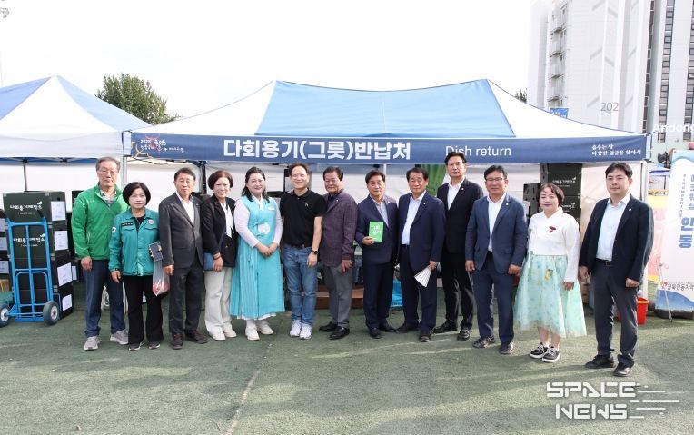 안동시의회, 2025 안동국제탈춤페스티벌 축제장 현장 의정활동