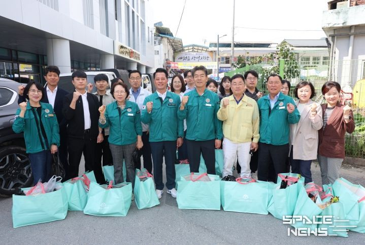 예천군의회, 추석맞이 전통시장 장보기 동참