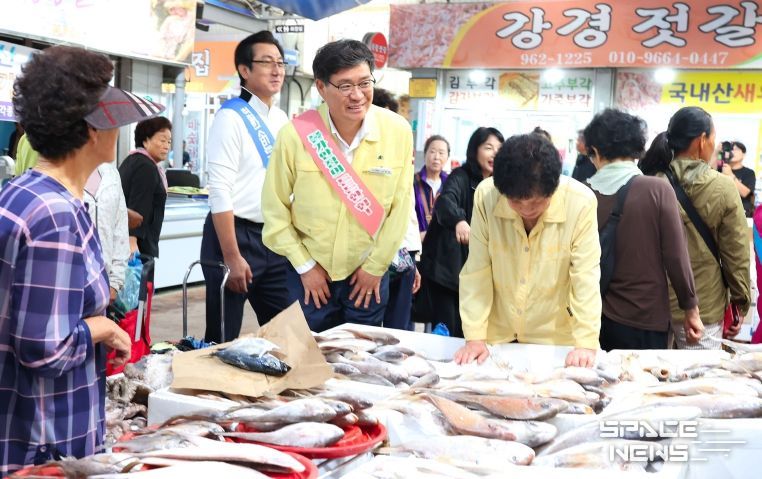 진병영 함양군수, 추석 앞두고 지리산함양시장 민생 살펴