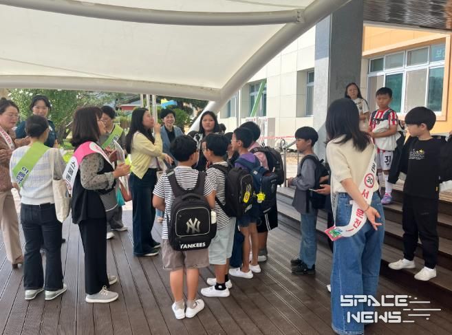 보은교육지원청, 학교폭력 근절 및 아동실종 유괴 예방 하교지도 캠페인