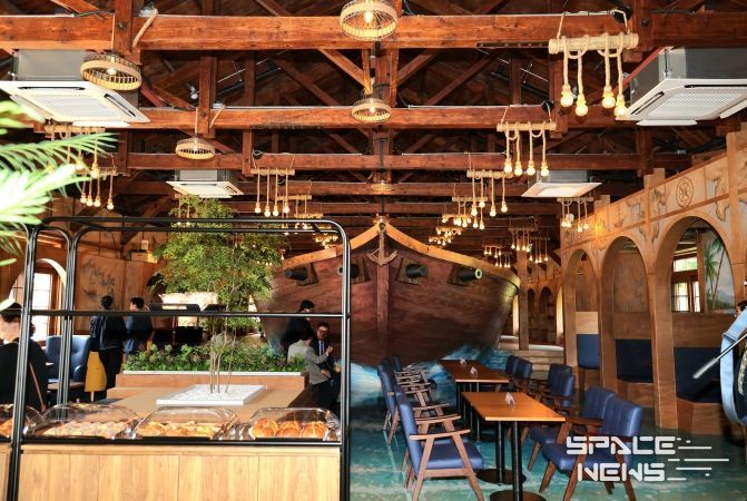 청천면 엽연초 창고 ‘루마코브(LumaCove) 카페’