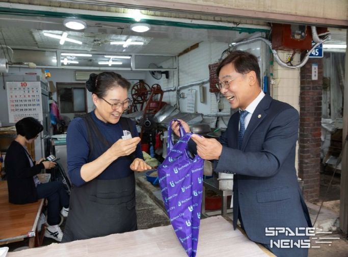 김병전 의장, 추석맞이 전통시장 소상공인 격려