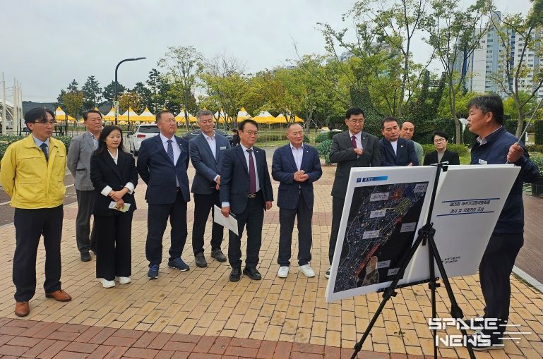 건설해양농림위원회 마산가고파국화축제 방문