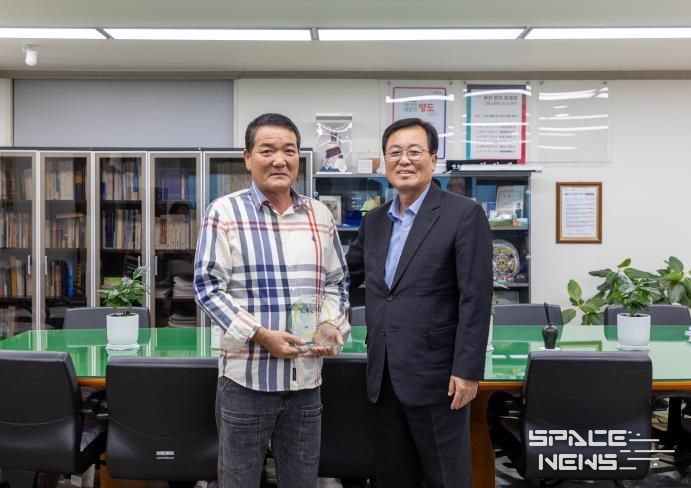 영도구, 화재 현장 구조 의인 감사패 전달