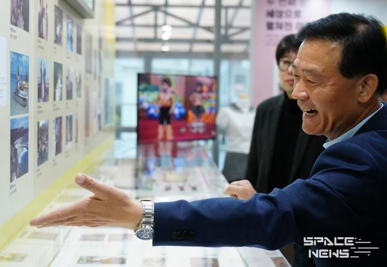 제5회 성북 마을기록 전시 ‘가족, 내마음속 책갈피’16일까지 선보여