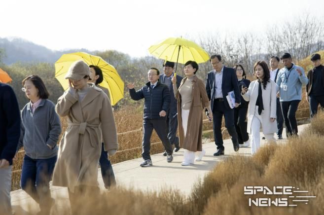 연천군, 경기도의회 의원 ‘임진강 댑싸리 정원’ 현지 확인