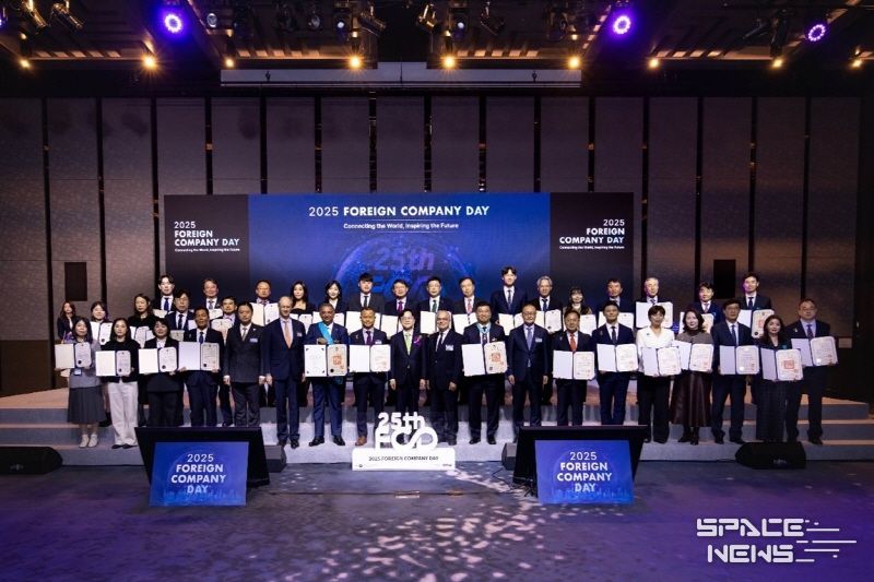 크라운월드와이드 제공