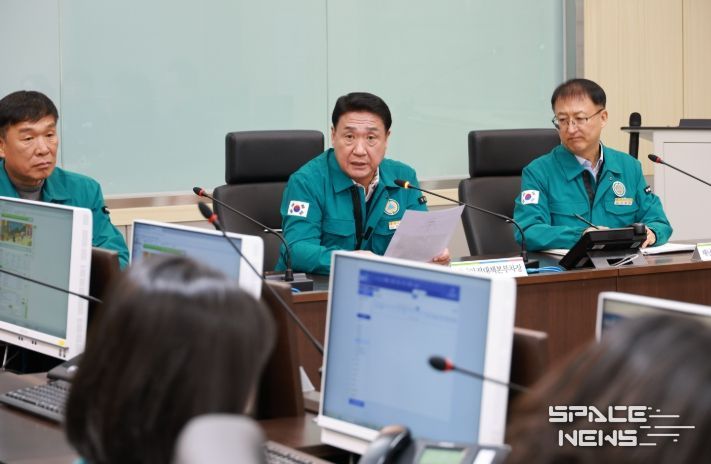 정영철 영동군수 재난안전대책상황실 비상근무 직원들 노고 격려