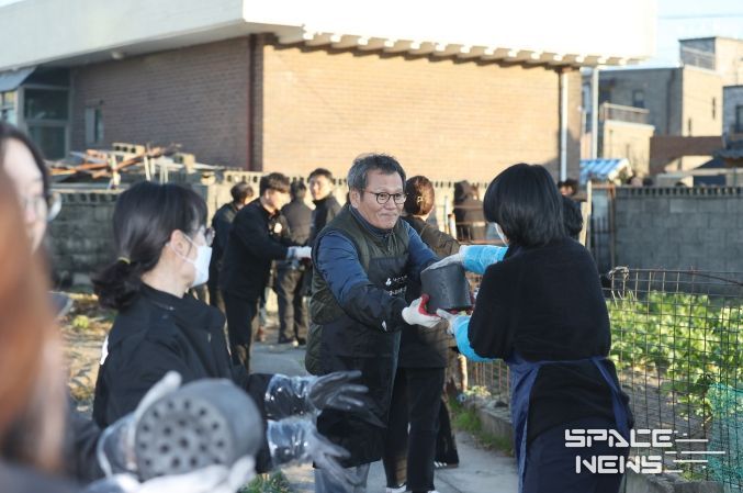 강릉시, 연탄 나눔 봉사로 지역사회에 온정 전해