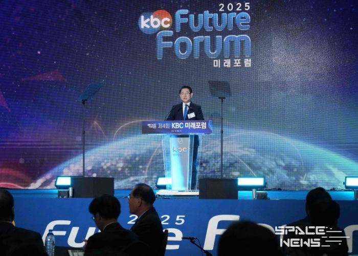 김영록 전라남도지사가 26일 여수 소노캄호텔에서 열린 ‘제4회 KBC미래포럼’ 행사에서 인사말을 하고 있다.