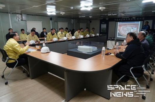 김인호산림청장이 27일 국립새만금수목원 조성지에 대한 현장점검을 실시하고 겨울철 안전사고 대비 상황을 점검했다
<p> </p>
<p>