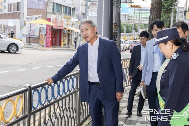 윤환 구청장, 어린이 통학로 안전 확보를 위한 현장 확인