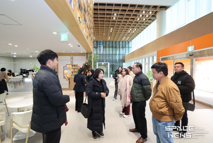 베트남 다낭시 껌례동 대표단 무주상상반디숲 방문