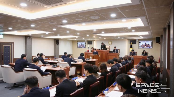 제381회 임시회 1차 본회의 사진.