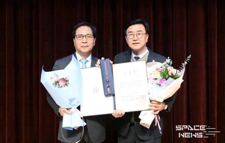 유의식 의장, ‘민주평통 의장(대통령) 표창’ 수상