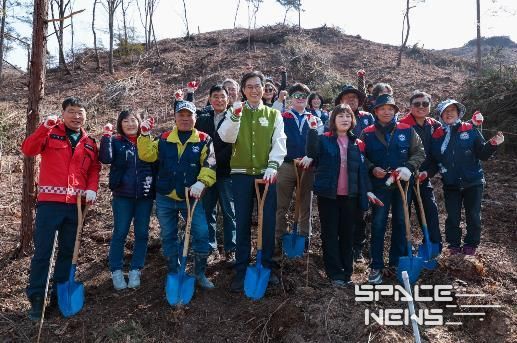 대봉감·배·꿀 농가 상생하는 영암군 식목일