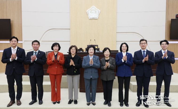 제292회 임시회 제2차 본회의(9대의원 단체사진)