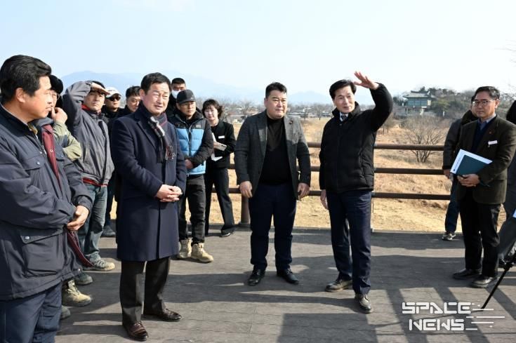 - 2026년 읍면동 방문 기간 밀양시 관계자들이 주요 현안 사업지와 민생 현장을 방문해 현황을 살피고 있다.