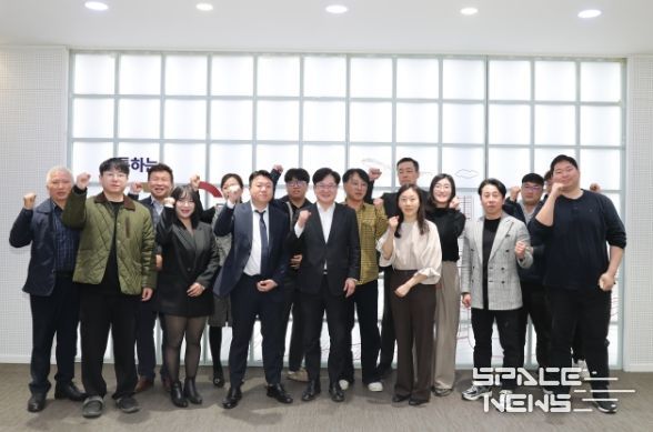 김포시(시장 김병수)가 25일 김포시청 중회의실에서 풍무역세권 등 관내 공동주택 입주예정자협의회와 간담회를 개최했다.